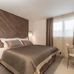 Pensión Park 4*
